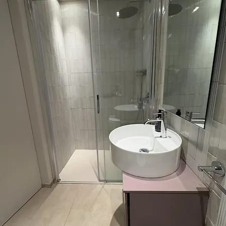 Like A Local 아파트 *