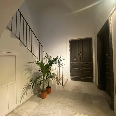 아파트 Like A Local *